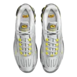 ⁦Nike Air Max Plus 3 Metallic Silver Opti Yellow Light Smoke Grey⁩ – תמונה ⁦4⁩