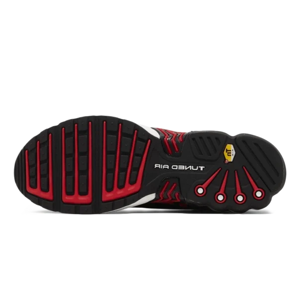⁦Nike Air Max Plus 3 Black University Red White⁩ – תמונה ⁦4⁩