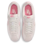 ⁦Nike Cortez Light Soft Pink⁩ – תמונה ⁦4⁩