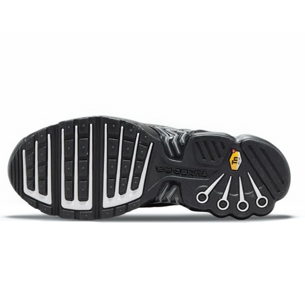 ⁦Nike Air Max Plus 3 Black Graphic⁩ – תמונה ⁦5⁩