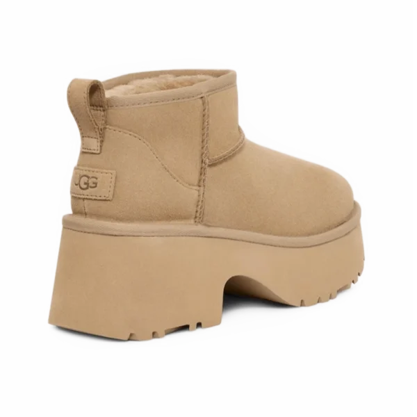 ⁦UGG Classic Ultra Mini New Heights Boots Mustard Seed⁩ – תמונה ⁦3⁩