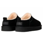 ⁦UGG Classic Micro Black⁩ – תמונה ⁦3⁩