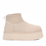 ⁦UGG Classic Mini Dipper Puffer White Ceramic⁩ – תמונה ⁦4⁩
