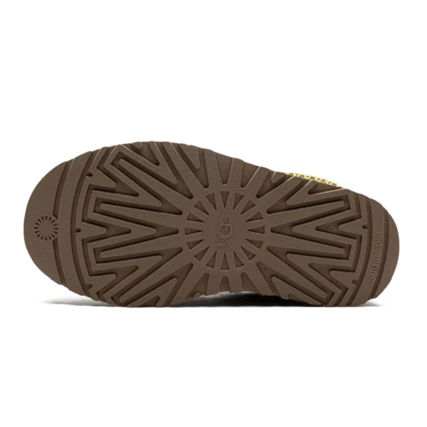 ⁦UGG Tazz Burnt Olive⁩ – תמונה ⁦4⁩