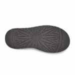 ⁦UGG Classic Mini Dipper Boots Thundercloud⁩ – תמונה ⁦5⁩
