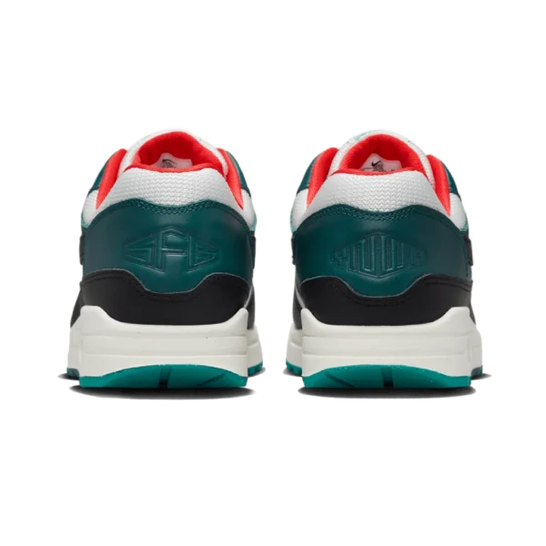 ⁦Air Max 1 x LeBron James “Liverpool”⁩ – תמונה ⁦3⁩