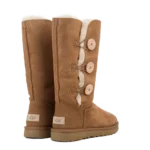 ⁦UGG Bailey Button Triplet II Chestnut⁩ – תמונה ⁦3⁩