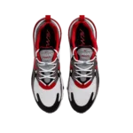 ⁦Nike Air Max 270 React Black University Red⁩ – תמונה ⁦4⁩