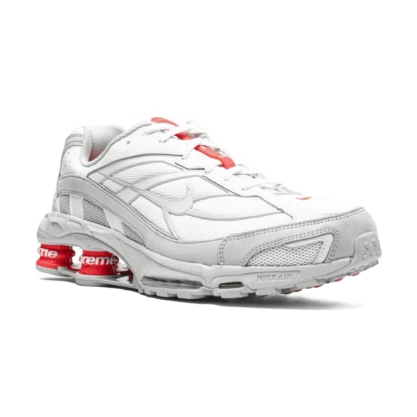 ⁦Nike Shox Ride 2 SP x Supreme White Grey Fog⁩ – תמונה ⁦2⁩