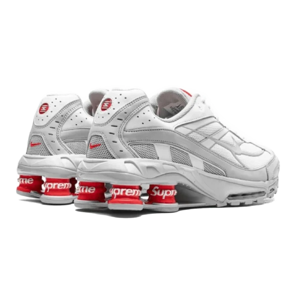 ⁦Nike Shox Ride 2 SP x Supreme White Grey Fog⁩ – תמונה ⁦3⁩