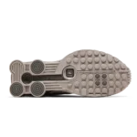 ⁦Nike Shox R4 College Grey Flat Pewter⁩ – תמונה ⁦4⁩