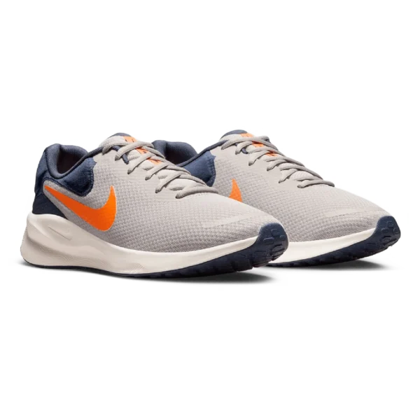 ⁦Nike Revolution 7 Light Iron Ore Total Orange⁩ – תמונה ⁦2⁩