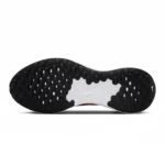 ⁦Nike Revolution 7 Black University Red⁩ – תמונה ⁦5⁩