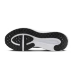 ⁦Nike Revolution 8 Black White⁩ – תמונה ⁦5⁩