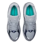 ⁦New Balance 2002R x Thisisneverthat “Downtown Run” Grey Navy⁩ – תמונה ⁦4⁩