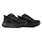 ⁦Nike Vomero 18 Triple Black⁩ – תמונה ⁦2⁩