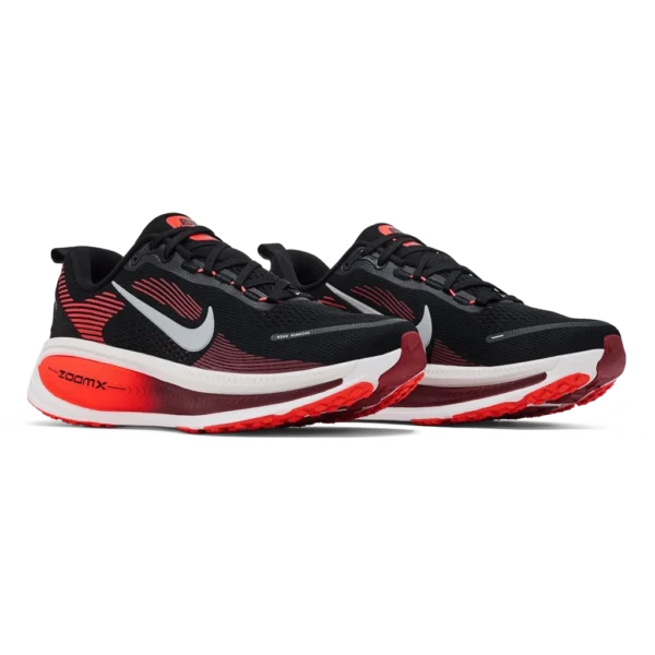 ⁦Nike Vomero 18 Black Bright Crimson⁩ – תמונה ⁦2⁩
