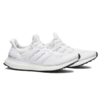 ⁦Adidas Ultraboost Triple White⁩ – תמונה ⁦2⁩