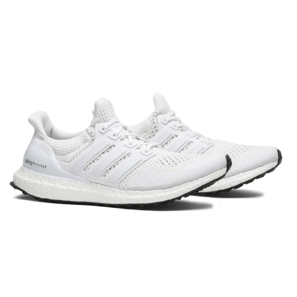 ⁦Adidas Ultraboost Triple White⁩ – תמונה ⁦2⁩