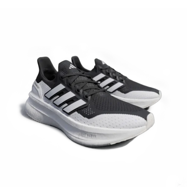 ⁦Adidas Ultraboost 5 Black White⁩ – תמונה ⁦4⁩