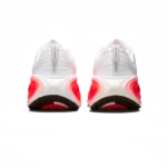 ⁦Nike Vomero Plus White Bright Crimson Metallic Silver⁩ – תמונה ⁦3⁩