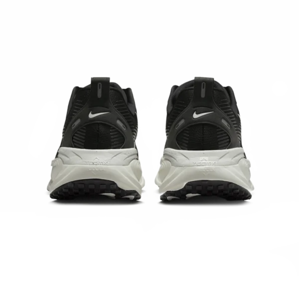 ⁦Nike Vomero 18 Black Coconut Milk Light Iron Ore⁩ – תמונה ⁦3⁩