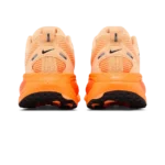 ⁦Nike Vomero 18 Orange Chalk Black⁩ – תמונה ⁦3⁩
