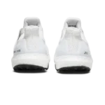 ⁦Adidas Ultraboost Triple White⁩ – תמונה ⁦3⁩