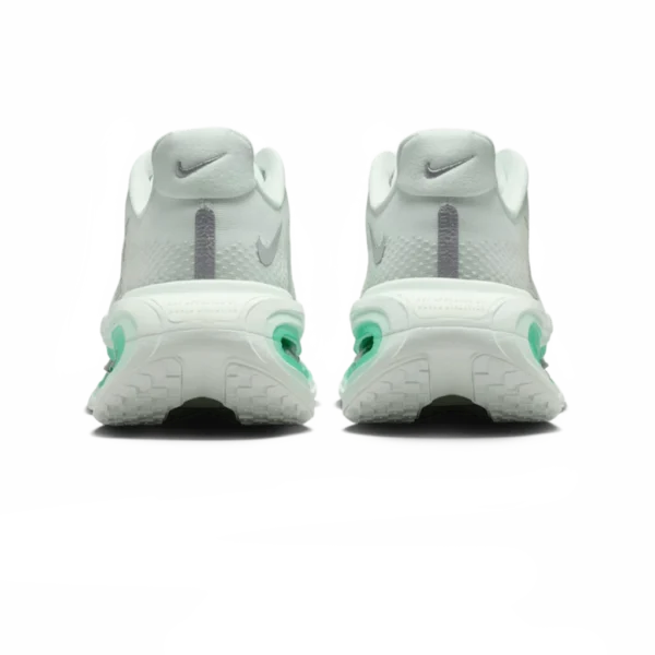 ⁦Nike Vomero Premium Barely Green Metallic Silver⁩ – תמונה ⁦3⁩