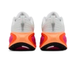⁦Nike Vomero Plus White Fire Pink⁩ – תמונה ⁦3⁩