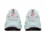 ⁦Nike Vomero 18 White Glacier Blue⁩ – תמונה ⁦3⁩