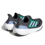 ⁦Adidas Ultraboost Light Carbon Court Green⁩ – תמונה ⁦3⁩