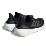 ⁦Adidas Ultraboost Light Core Black Grey Cloud White⁩ – תמונה ⁦3⁩