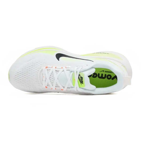 ⁦Nike Vomero 18 White Barely Volt Black⁩ – תמונה ⁦4⁩