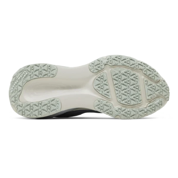 ⁦Nike Vomero 18 GORE-TEX Reflective Pure Platinum Metallic Silver⁩ – תמונה ⁦4⁩