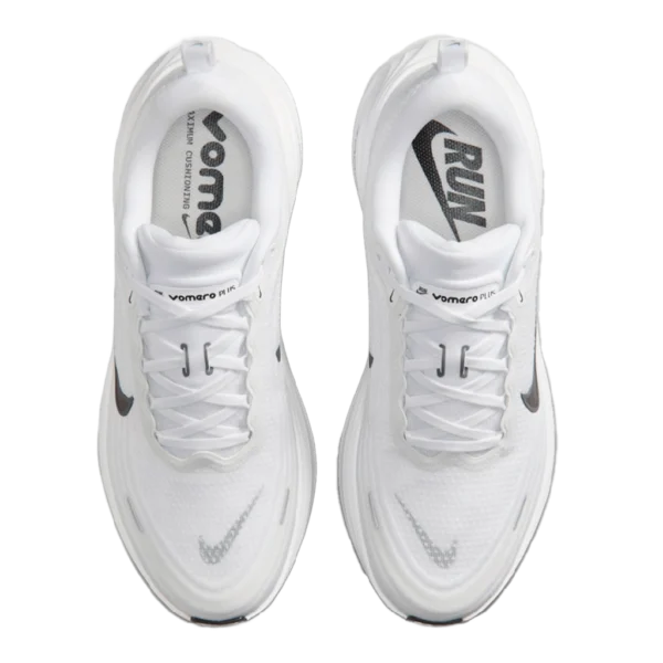 ⁦Nike Vomero Plus White Dark Smoke Grey Metallic⁩ – תמונה ⁦4⁩